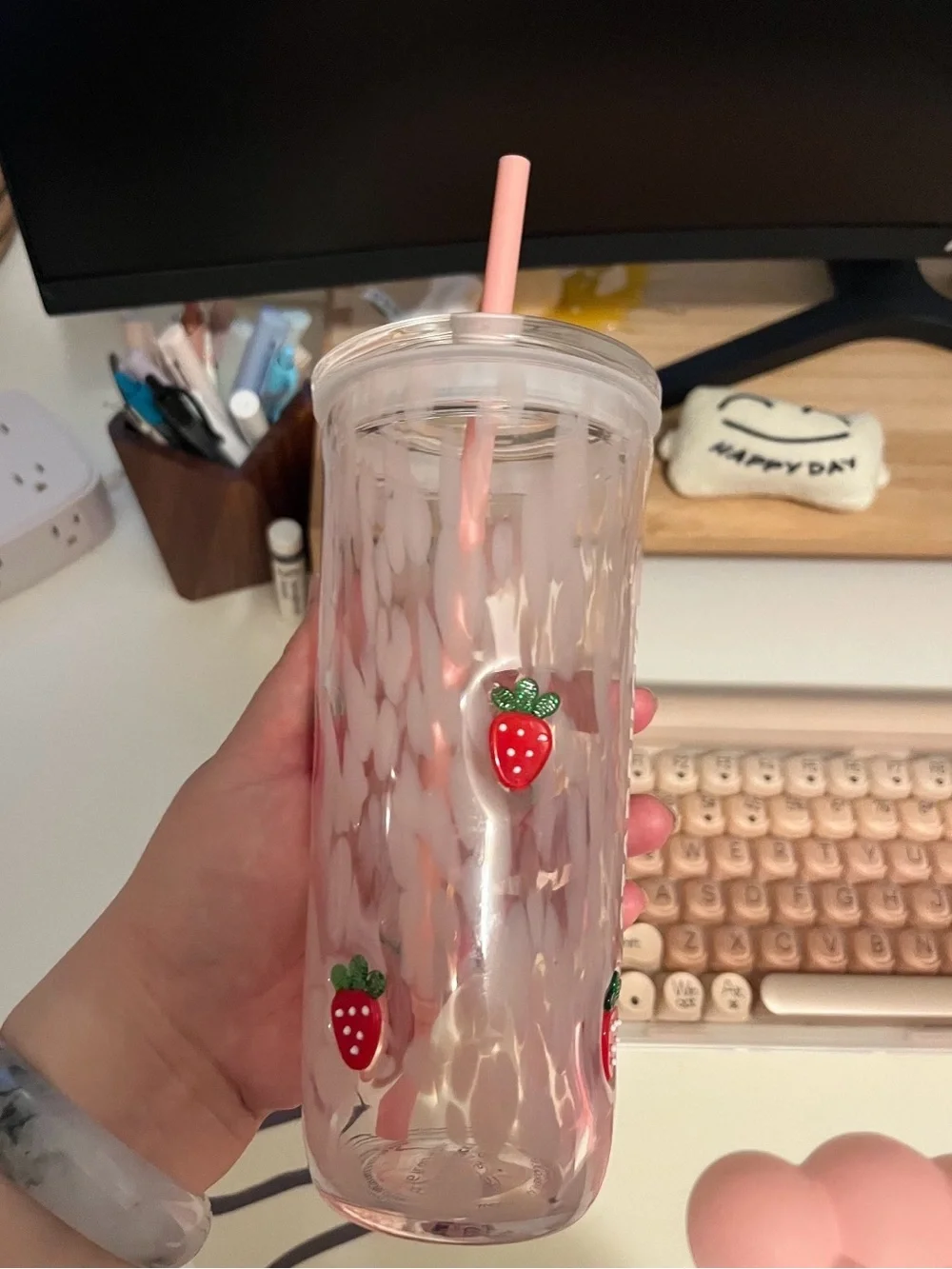 New Starbucks Pink Ombre Strawberry Cold Cup with Pink Straw